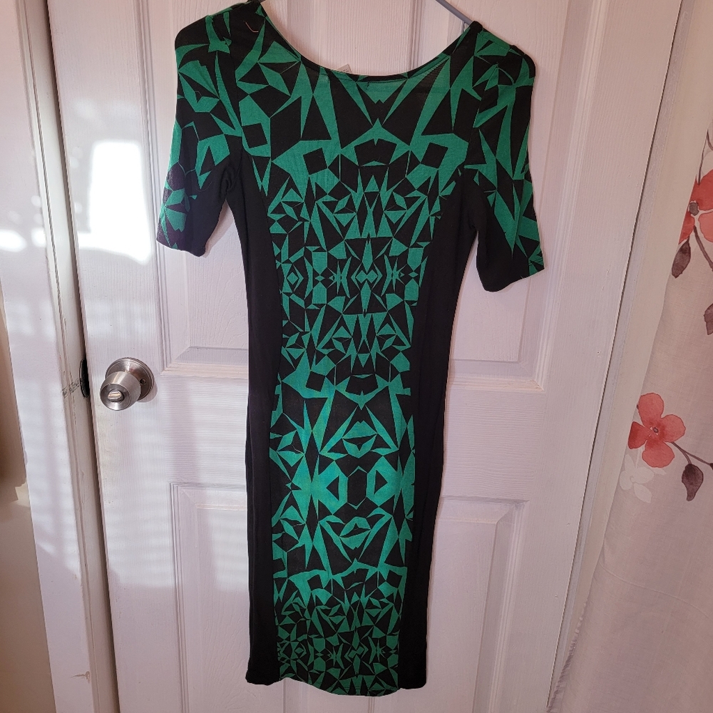 Green and Black Bodycon Dress - Picture 3 of 3